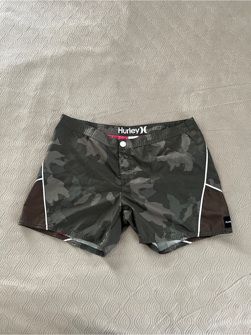 Hurley Camouflage Boardshorts in Olive and Dark Gray size 7